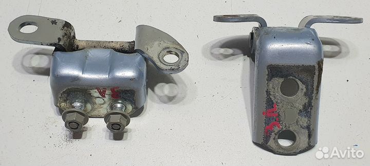 Петли задней левой двери Toyota Corolla 120