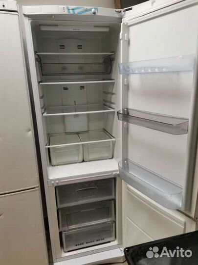 Чистый белый холодильник +Доставка