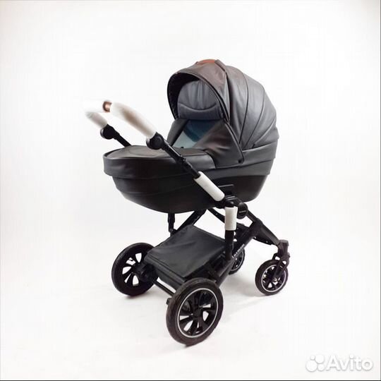 Коляска для новорождённых Luxmom