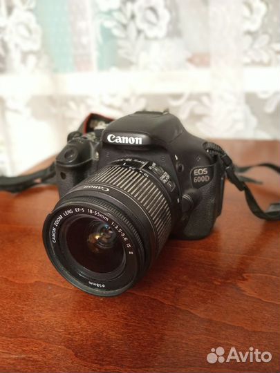 Зеркальный фотоаппарат canon eos 600D