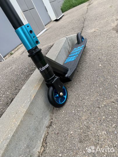 Новый трюковой самокат в коробке