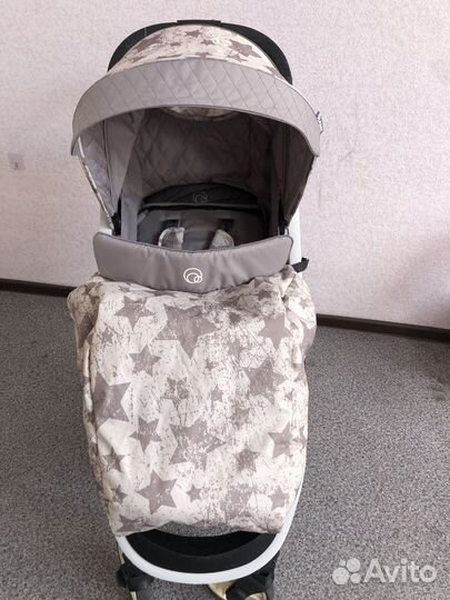 Прогулочная коляска трость