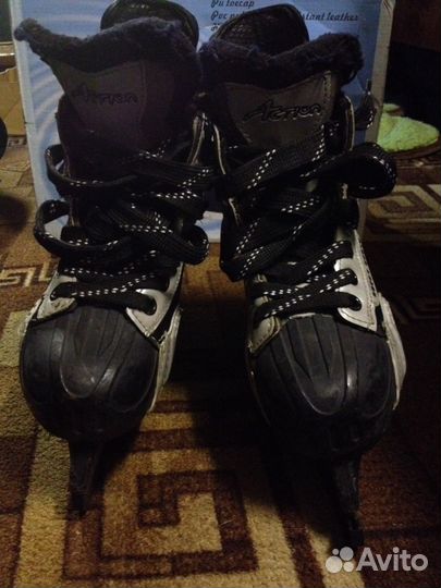 Хоккейные коньки