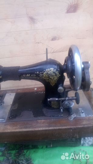 Швейная машинка зингер