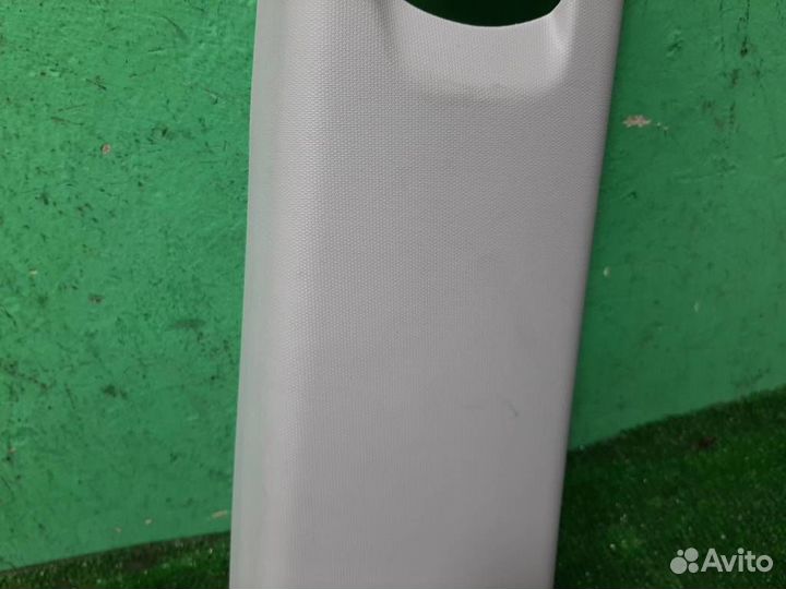 Обшивка правой стойки Toyota Aygo B10 2009