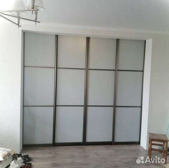 Раздвижная перегородка с матовым стеклом