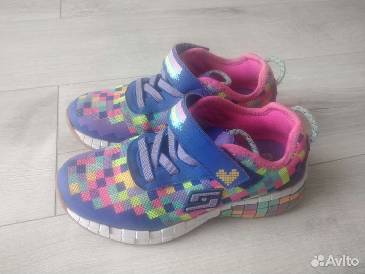 Кроссовки для девочки skechers р. 32 б/у