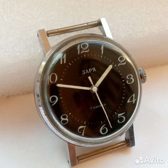 Часы СССР наручные механические Заря 17 камней