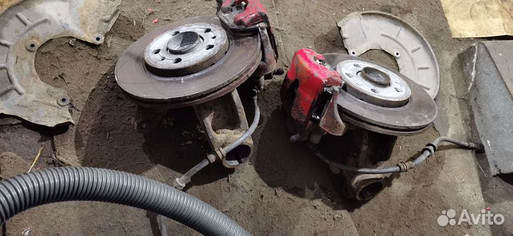 Продам передние тормоза в сборе на поло седан
