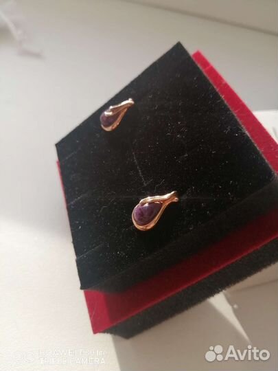 Серебряные серьги с чароитом