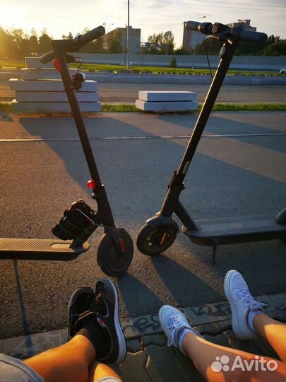 Продам электросамокат Xiaomi M365