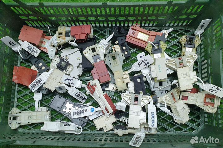 Устройство блокировки люка для стиральных машин