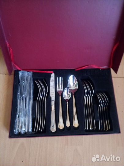 Набор столовых приборов новый