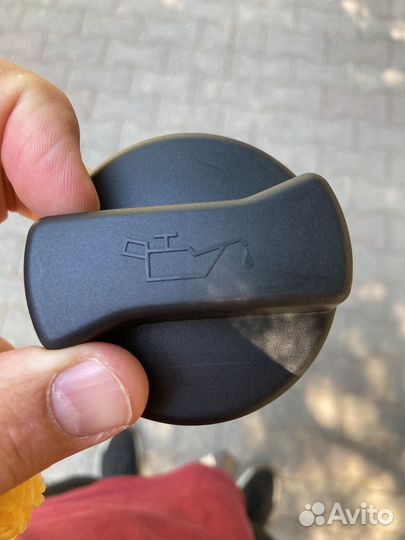 Крышка маслозаливной горловины на иномарку