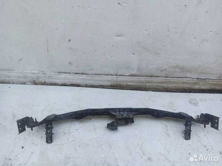 Кронштейн переднего бампера