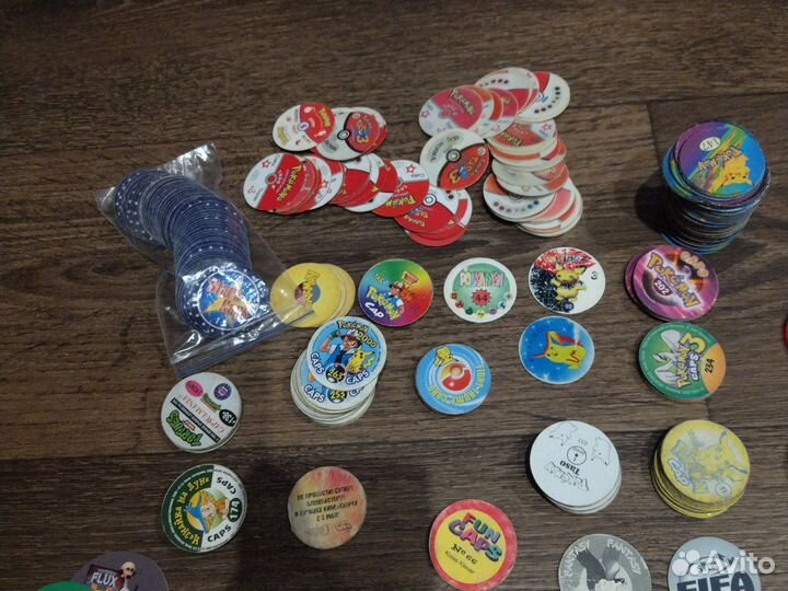 Фишки из разных наборов покемоны Сейлормун и др