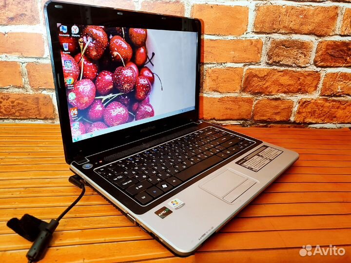 Acer Emachines D440 - V120 \ 2 Озу \ 80 HDD