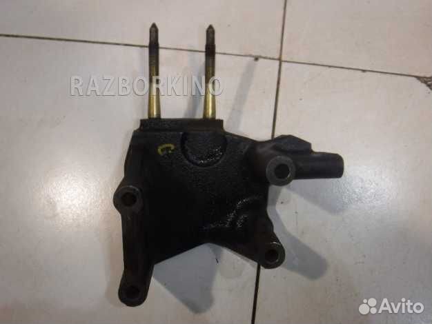 Кронштейн двигателя