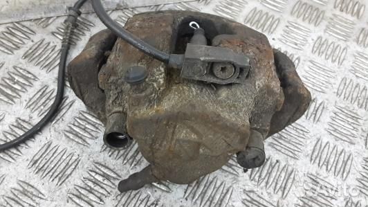 Суппорт тормозной передний левый mercedes benz E-c