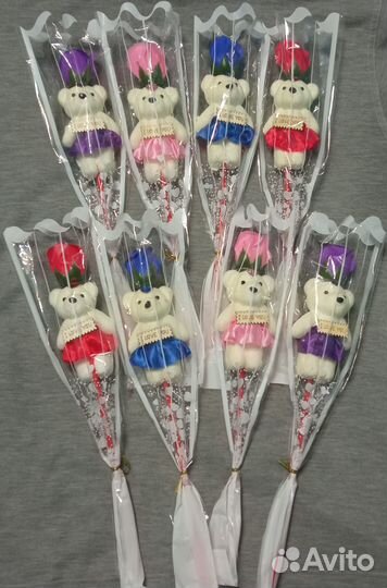 Подарок. Розы из мыла с мишкой на подарок