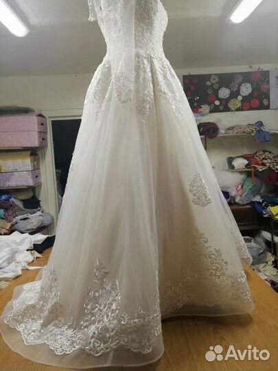 Свадебное платье