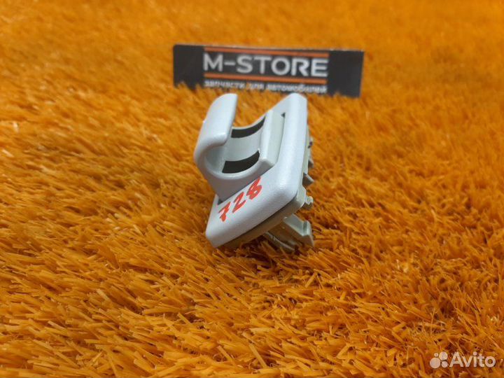 Крючок солнцезащитного козырька Mercedes-Benz