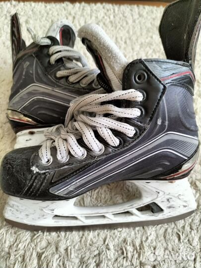 Хоккейные коньки bauer vapor x700