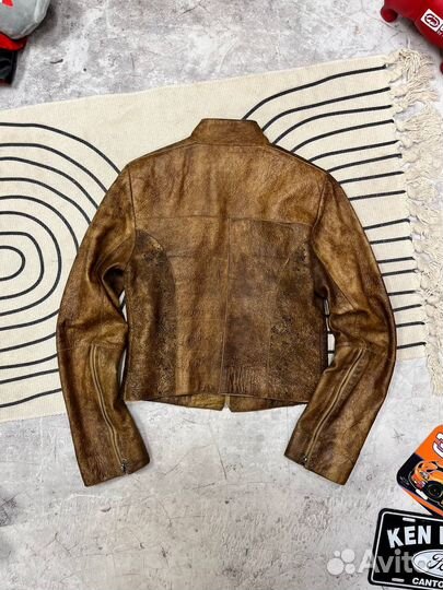 Кожаная куртка в ковбойском стиле