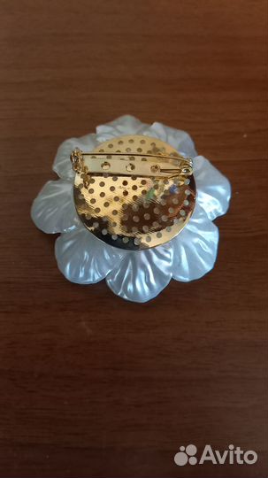 Брошь с жемчужинами