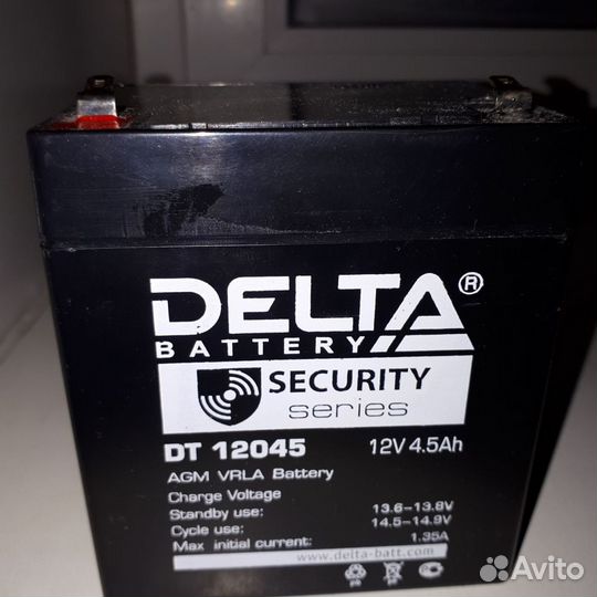 Аккумулятор Delta DT 12045 не держит