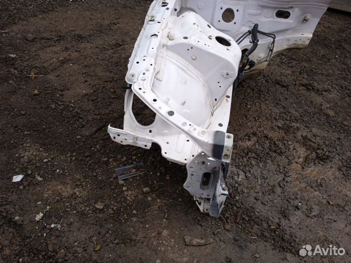 Лонжерон передний правый Toyota Mark X X120 2.5