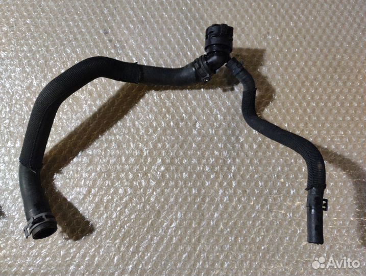 Патрубок системы охлаждения Skoda Kodiaq 5QF122157