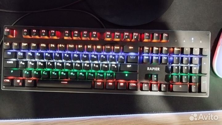 Игровая механическая клавиатура с подсветкой