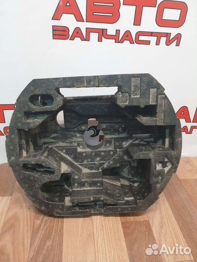 Ящик для инструментов Volkswagen Jetta 6