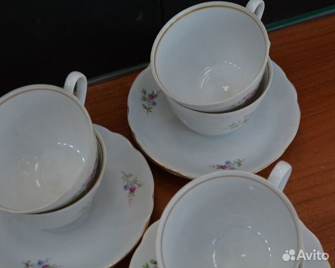 Фарфоровый чайный сервиз- ГДР (6 персон )