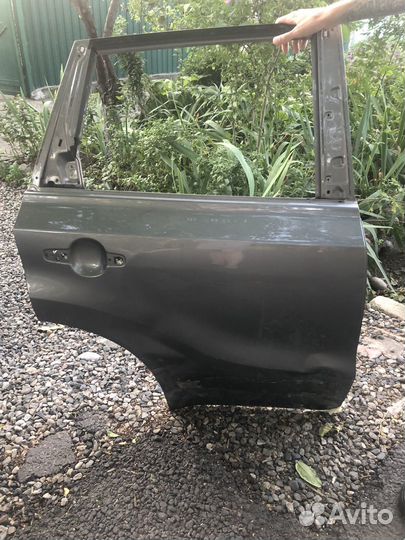 Задняя правая дверь Сузуки Витара