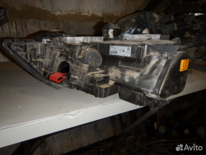 Фара правая Audi Q3