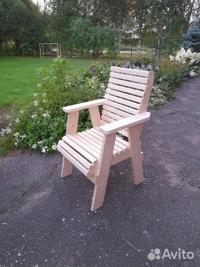 Кресло деревянное садовое