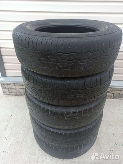 Bridgestone Dueler H/T D687 225/65 R17