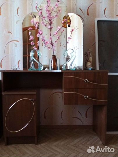 Спальный гарнитур