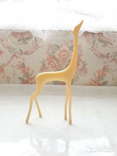 Статуэтка Олень