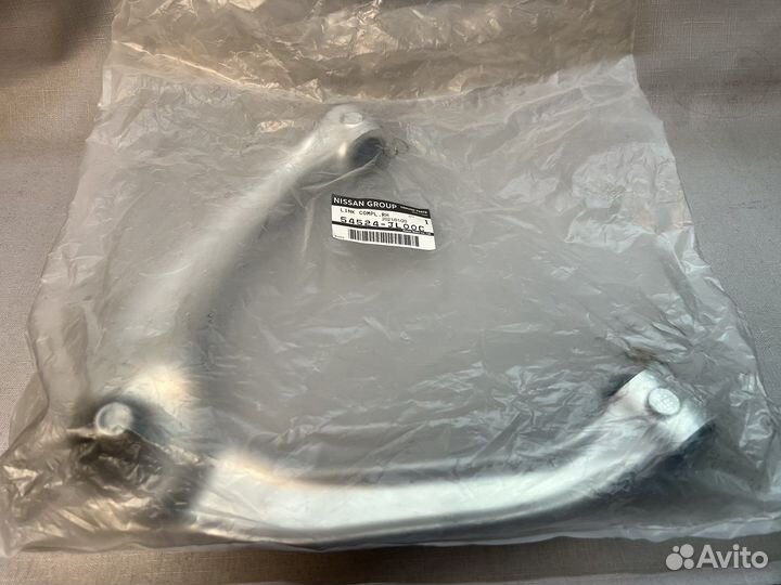 54524-JL00C Рычаг верхний правый infiniti J50 V37