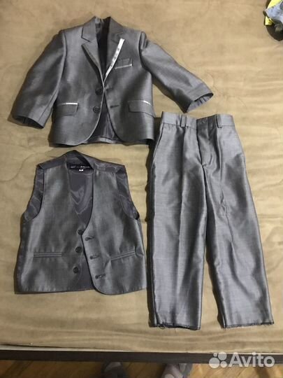 Костюм тройка