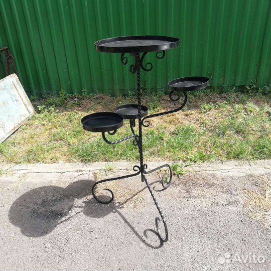 Подставка кованая
