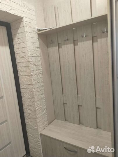 Вешалка в прихожую с обувницей