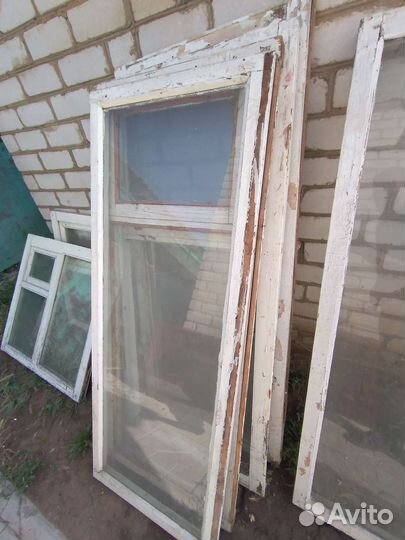Рамы оконные деревянные б/у