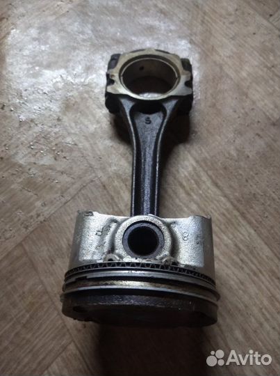 Поршень с шатуном Mazda Familia BJ5P zlde 2001