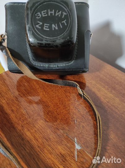 Пленочный фотоаппарат зенит