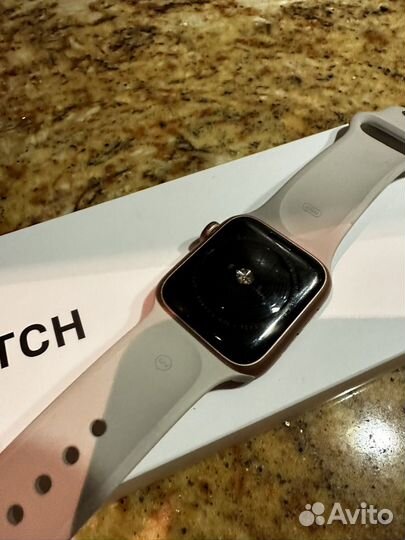 Apple Watch Series SE Gen 1 40 мм, розовое золото