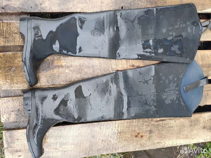 Болотные сапоги и зимние